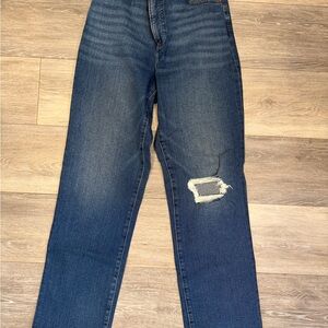 NWOT Express Modern Straight Super High Rise Distressed Denim Jeans 6